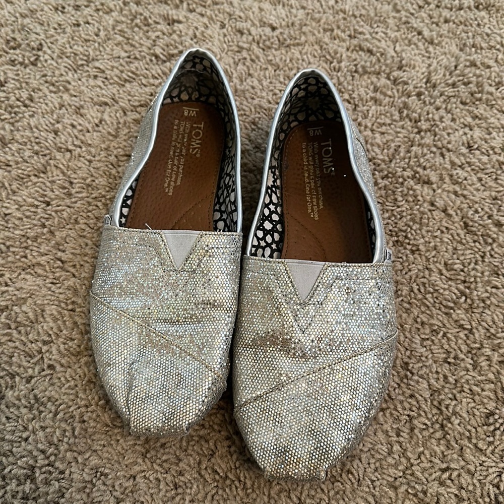 Tom’s shoes
